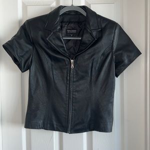 Women’s leather zippered top or jacket